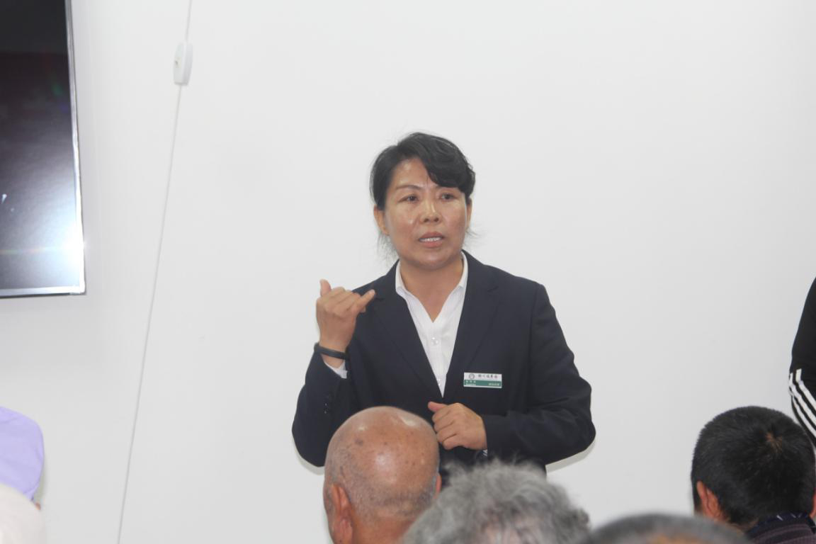 银川福寿园副总经理陈泽英发表讲话